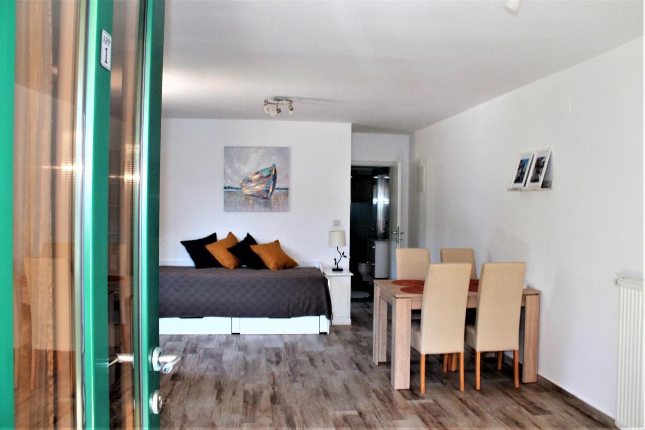 Apartmani Klaudija Valun Eksteriør billede