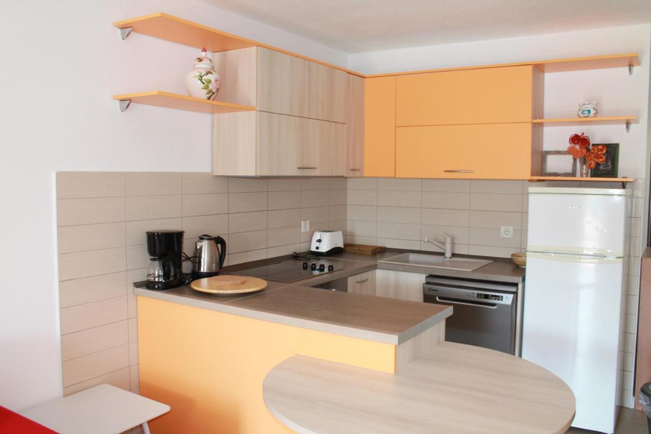 Apartmani Klaudija Valun Eksteriør billede